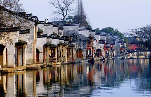黑龙江哈尔滨:新年“热”消费,40多种江面娱乐项目齐上阵